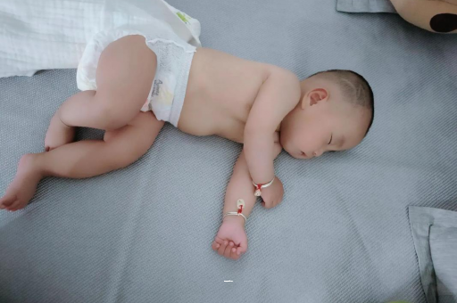 临清宝宝胳膊上起红疙瘩